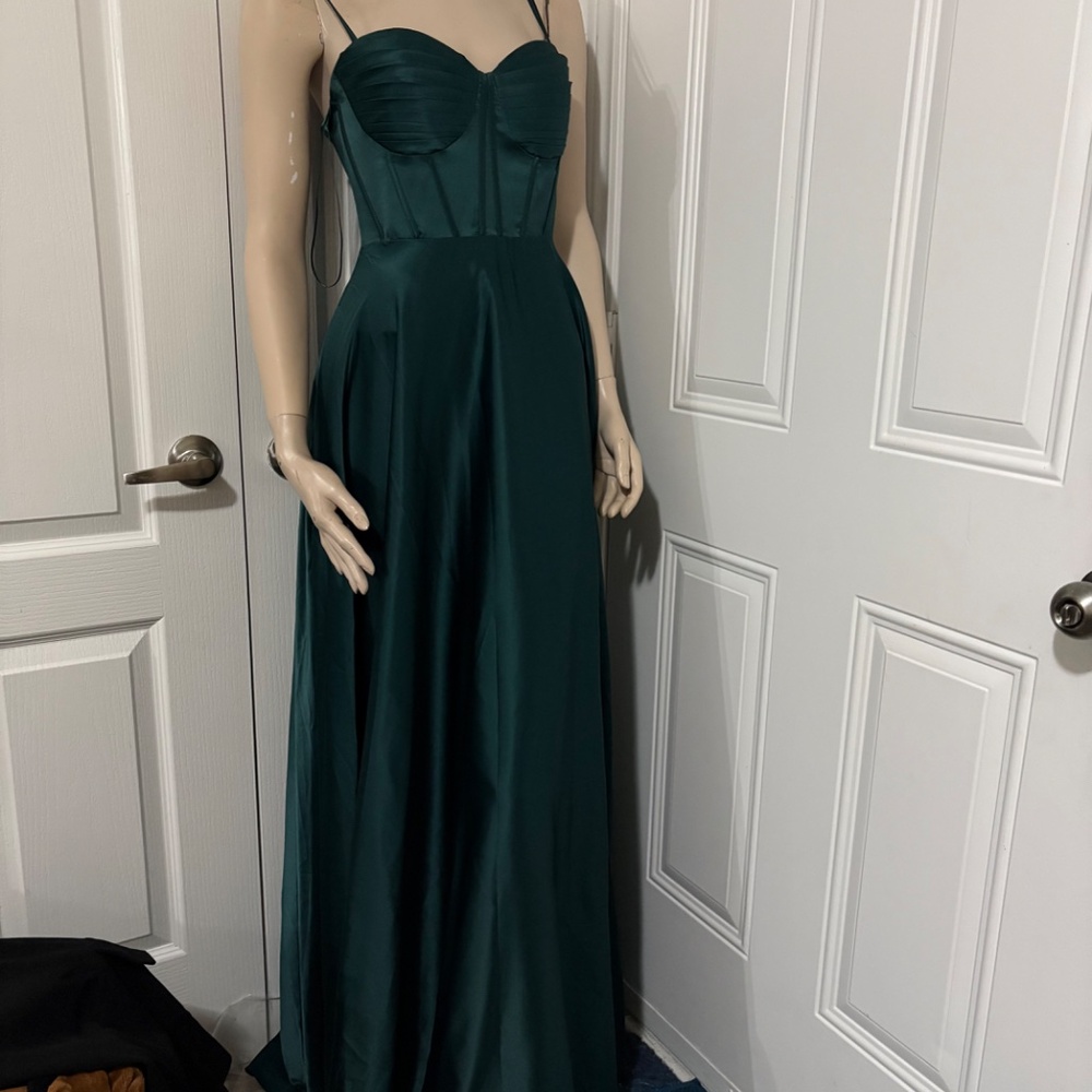 Dress - Picture 5 of 6